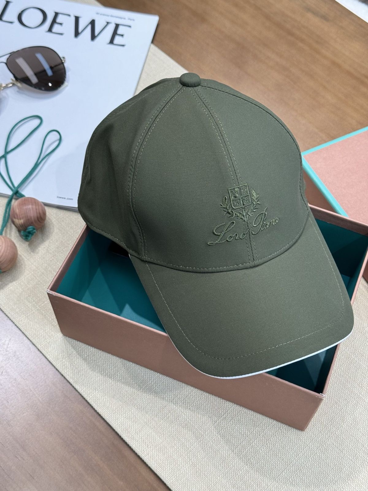Loro Piana Baseball كلاسيكية